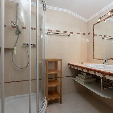 Trinker ゲストハウス 4*